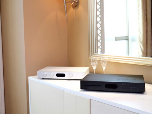 Audiolab 8300A  - fekete 